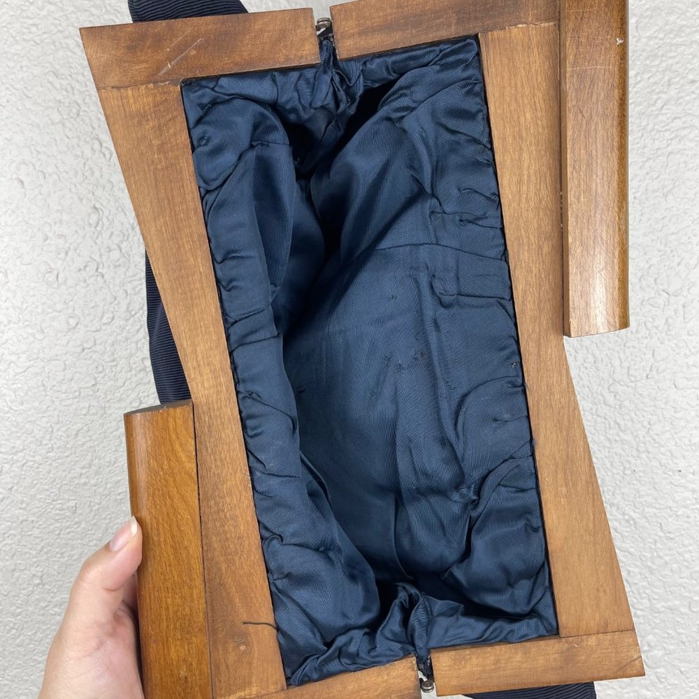 Vintage 70's Wooden Handle Ribbed Navy Blue Clutch - Picture 4 of 7